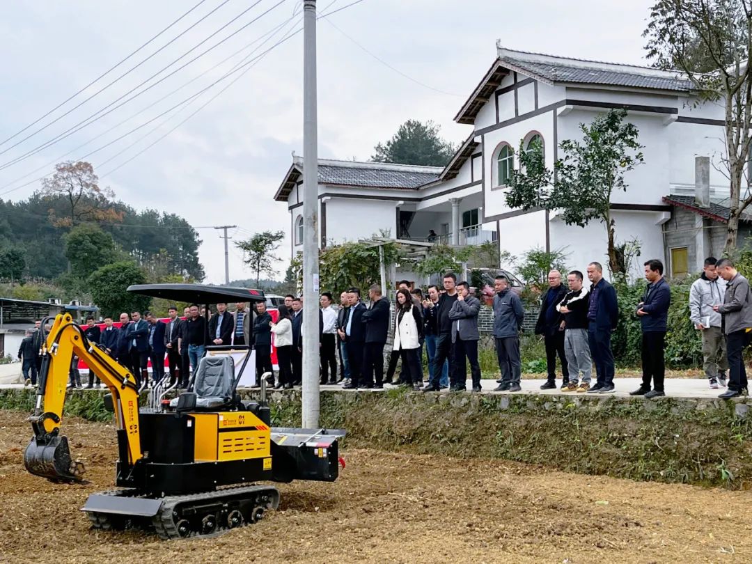 茂田農(nóng)機(jī)參加貴州省遵義市播州區(qū)煙葉農(nóng)用機(jī)械展示會
